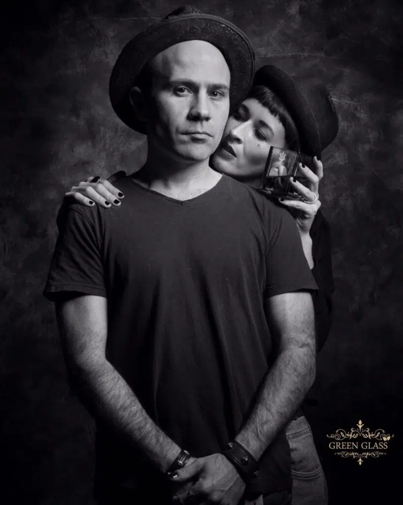 Los artistas Lanchi y Eli Moreno, fundadores de Whisky Custom.